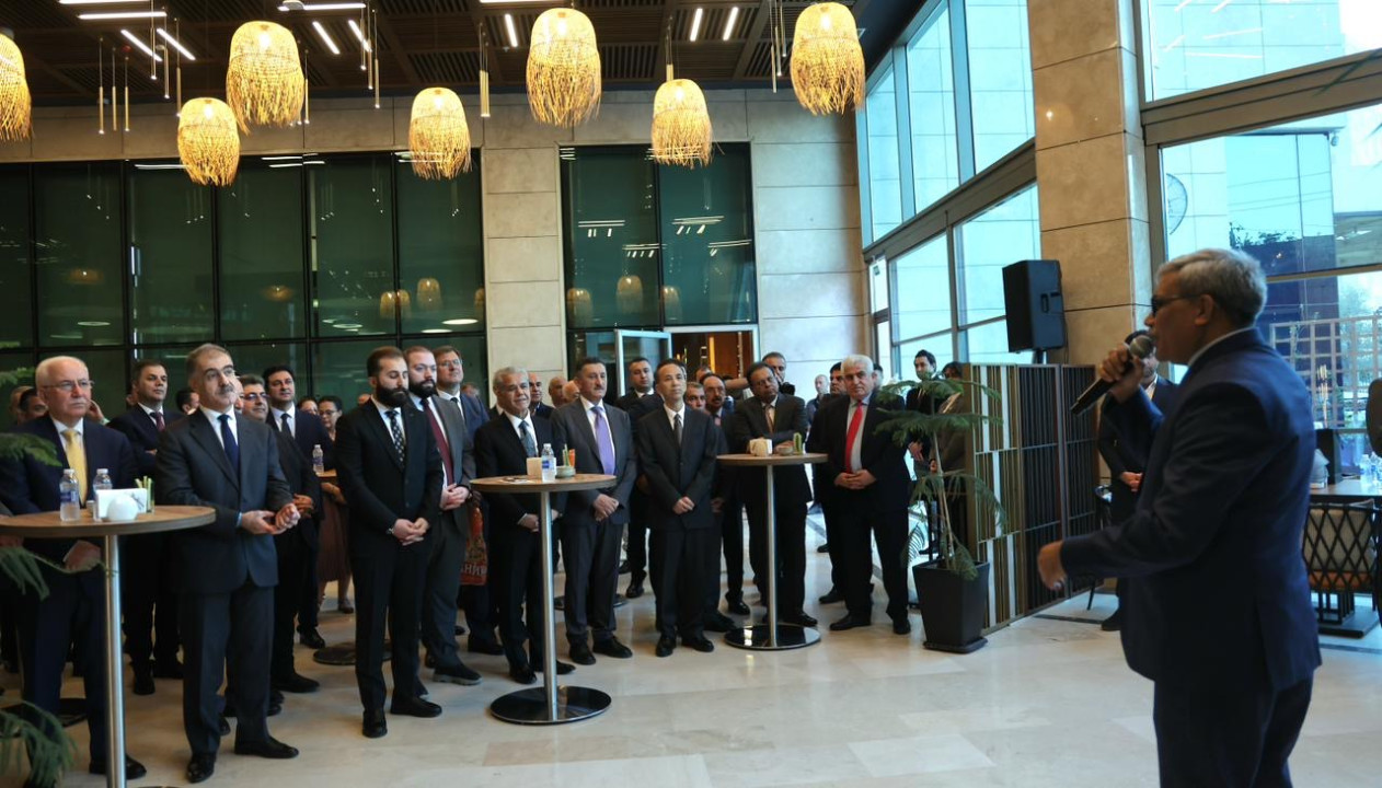 سەرۆکی نووسینگەی سەرۆک و شاندێکی سەرۆکایەتی، لە ڕێوڕەسمی ماڵئاواییی کونسوڵی گشتیی هیندستاندا بەشدار بوون