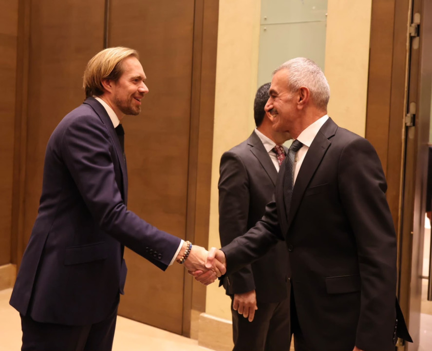 جێگری سەرۆک و شاندێکی باڵای سەرۆکایەتی بەشداری لە ڕێوڕەسمی ناساندنی کونسوڵی گشتیی بەریتانیادا دەکەن
