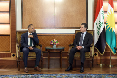 سهرۆك نێچيرڤان بارزانى و باڵيۆزى بهريتانيا تاوتوێى پهيوهندييهكان دهكهن